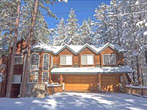 2460 Lupine Trail 6 Bedroom Home by RedAwning