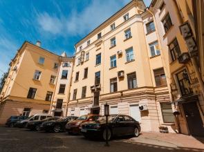 Cozy Place on the Griboyedov Canal 2b