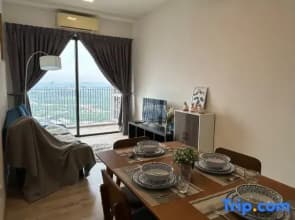 Emporis 2BR Condo| freeParking•SEGi•Thomson• EmHub
