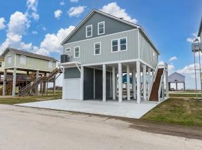 Fins & Feathers 3 Bedroom Home