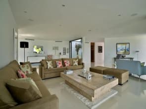 Modern Holiday Home With Vast Terracing