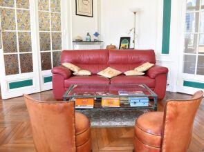 Charming 2 Bedroom Apartment With City View