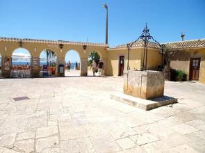 15 in Portim o With 1 Bedrooms and 1 Bathrooms