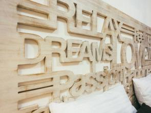 MalinaApt  Sophisticated red