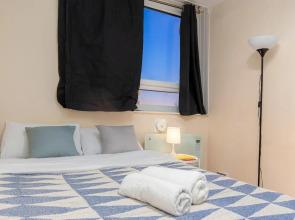 Queensland House Deluxe Guest Room