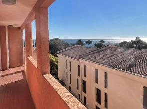 Bright studio with BALCONY 400m from the BEACH