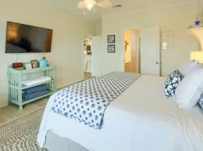 Steps to Bolivar Beach: Home w/ Deck & Grill