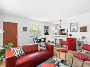 Lovely 2 BR Condo With Free Parking on Premises