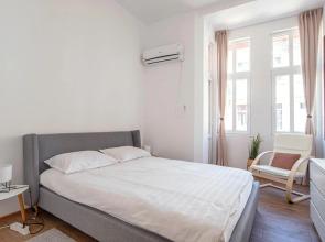 Supreme Luxury Top Central 1 Bedroom Apartment