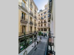 Bello Apartamento en Centro de Madrid, C/Infantas 1-3 by Batuecas