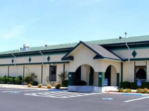 Super Inn & Suites by OYO Milledgeville