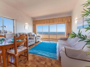 B43 - Spotless Seaview Apartment
