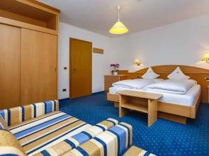 Apartments Aghel ***S