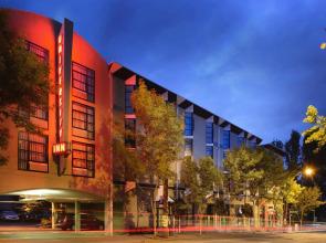 Staypineapple, University Inn, University District Seattle