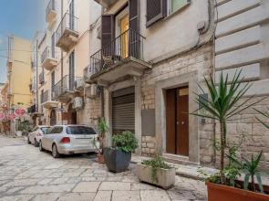 Private Luxury Suite in Bari Center