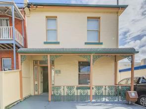 4 Bedroom House - Hobart CBD - Parking