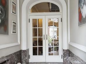 Guest House With Beautiful Garden