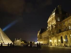Historic Latin Quarter Loft for up to 4 Guests!