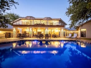 Nkosi Guest Lodge