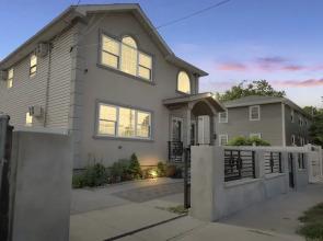 Cozy Modern 1br Apartment - Just 10 Mins From Jfk Airport 1 Bedroom Apts by RedAwning