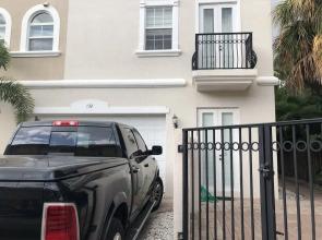 3BR Home wRooftop by Ideal Experience VR