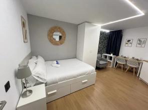 Alfonso Gomez Suites