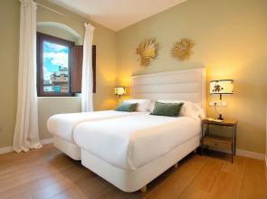 Marvelous Penthouse With 3 Terraces in Triana. Castilla III