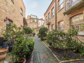 Modern mews home in Kings Cross