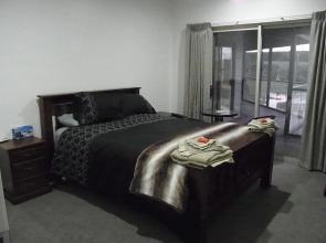 Curdievale Riverfront Lodge