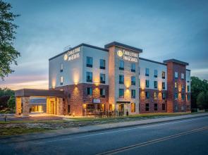 Cobblestone Inn & Suites - Fairfield Bay