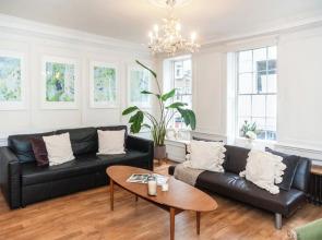 Spacious 3BR 2BA Flat in Central Soho