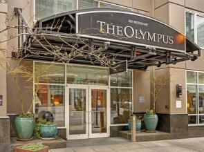 Olympus Puget Sound Penthouse - Three Bedroom Apartment with Balcony