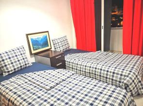 Twin Beds Bedroom Sharing, Wifi and Ac, 300 Meters From Station