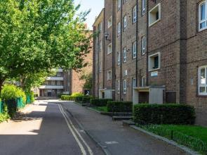 Bright 1 Bedroom Home W/balcony