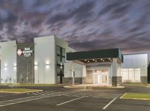 Best Western Plus Mobile Inn & Suites