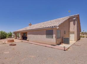 Casa Vista' Bullhead City Home w/ Patio + View!