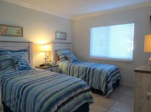 Sunset Royale - 112 2 Bedrooms 2 Bathrooms Condo