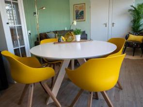 iwalani Beach Bungalow - large private garden & only 5 minutes to the beach!