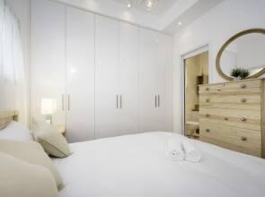 Sea N' Rent - King Solomon