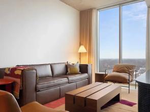 New Austin High Rise Near DT Luxe Amenities, Rooftop Pool, Gym+yoga Studio