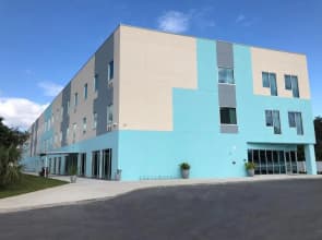 Travelodge by Wyndham Panama City Beach / Beachfront