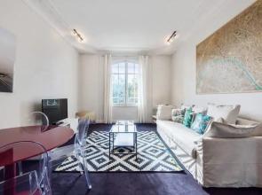 Nice 2bed Flat With View on Champ de Mars!