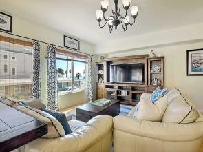 South Pacific Walk to Beach!