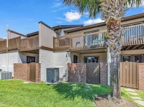 650 Feet to the Beach! Arcadian Shores Townhome