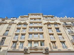 22 m2 Studio Located on the 6th Floor With Elevator: - 1 Bedroom With 140 cm Double bed - Television, Wifi - Equipped Kitchen - 1 Bathroom With Shower and 1 Toilet The Cleaning fee Includes