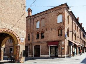 Ferrara Mercato Fancy Studio