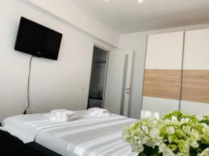 Newton luxury apartment
