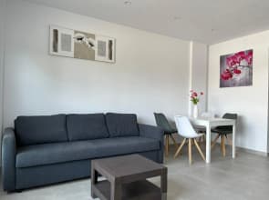 Luxury Apartment - Rooftop Terrace, Pool & nearby beach