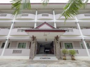 OYO 75329 Phensri Apartment