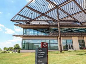 Holiday Inn Express & Suites Bryan - College Station by IHG